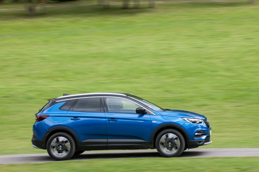  Vauxhall Grandland X Turbo 2017 года  (фото 7 из 17)